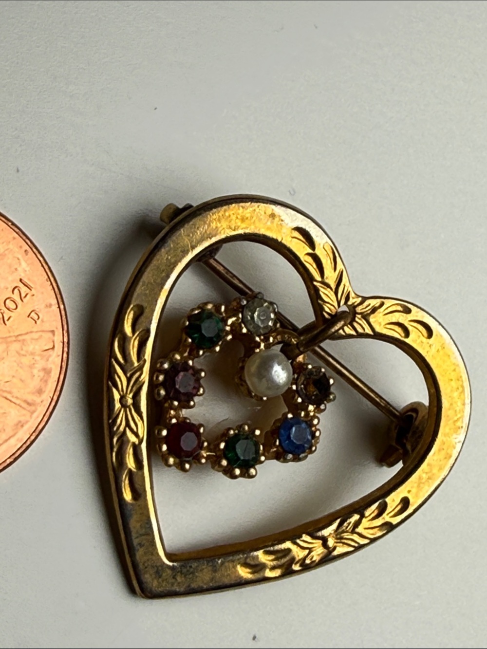 Vintage Gold tone double dangle Heart Multi rhinestone Pendant Brooch pin - Picture 6 of 7